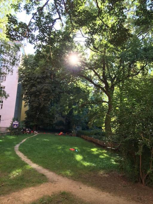 Byt V Srdci Zizkova Praha 3 Exteriör bild